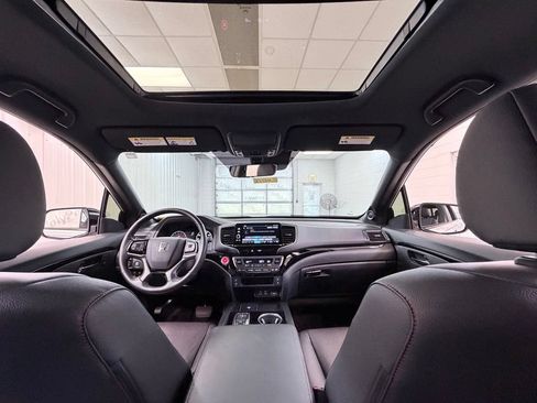 Used 2025 Honda Ridgeline Black Edition image 32