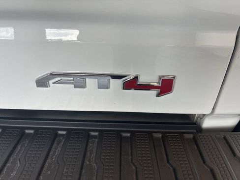 Used 2024 GMC Sierra 1500 AT4 w/ Technology Package AWD/4WD image 7