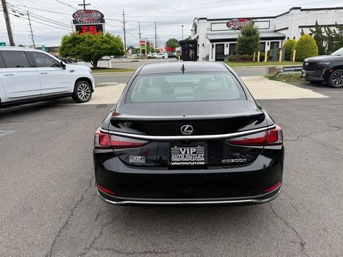 Used 2020 Lexus ES 300h w/ Accessory Package 2 FWD image 6