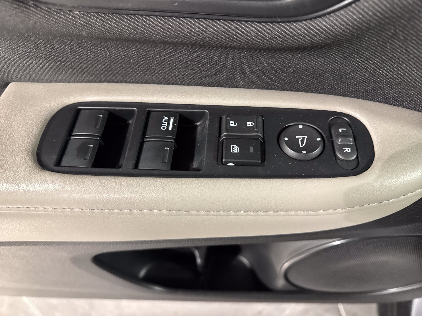 Certified 2019 Honda HR-V LX image 14