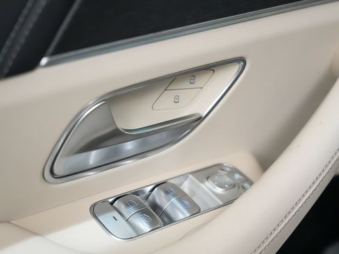 Used 2024 Mercedes-Benz GLS 63 AMG 4MATIC image 24