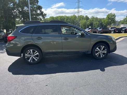 Used 2019 Subaru Outback 2.5i Limited AWD/4WD image 6