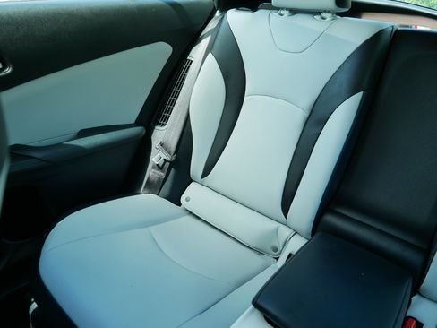 Used 2017 Toyota Prius Prime Advanced FWD image 12