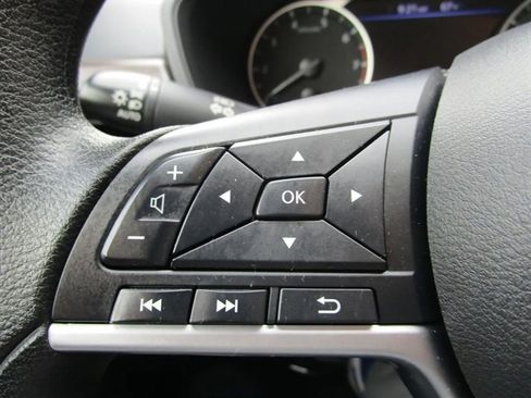 Used 2024 Nissan Altima 2.5 SV FWD image 17