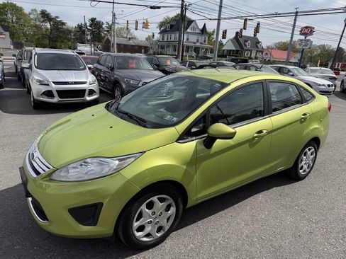 Used 2011 Ford Fiesta SE w/ 201A Rapid Spec Order Code image 1