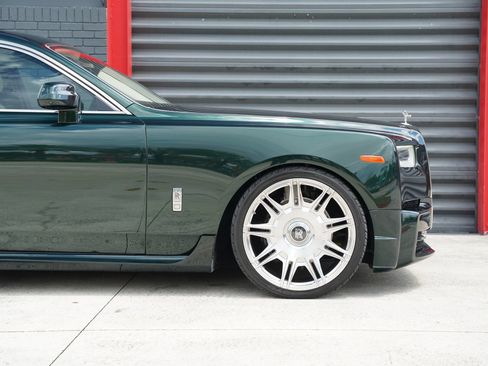 Used 2022 Rolls-Royce Phantom Sedan RWD image 12