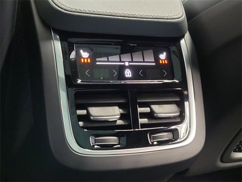 Certified 2024 Volvo XC90 B6 Ultimate w/ Lounge Package image 16
