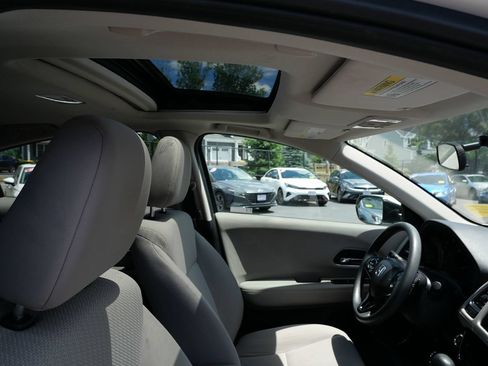 Used 2018 Honda HR-V EX image 28