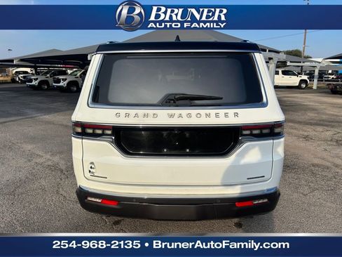 Used 2022 Jeep Grand Wagoneer Series III w/ Rear Seat Video Group 1 image 6