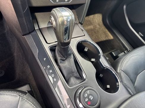 Used 2018 Ford Explorer XLT w/ Equipment Group 202A AWD/4WD image 29