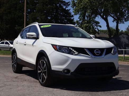 Used 2017 Nissan Rogue Sport SL AWD/4WD image 1