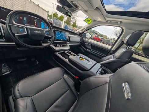 Used 2025 Ford Expedition Max Platinum AWD/4WD image 7