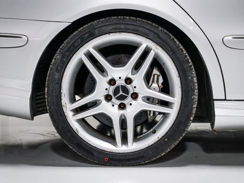 Used 2005 Mercedes-Benz E 55 AMG Sedan image 11