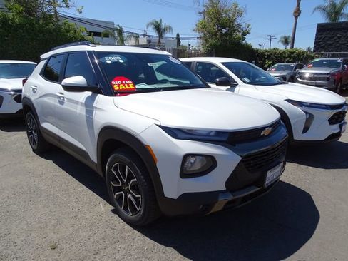 Used 2023 Chevrolet TrailBlazer ACTIV w/ Sun and Liftgate Package AWD/4WD image 4