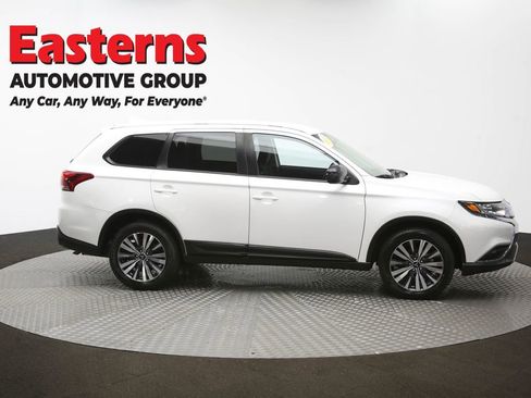 Used 2020 Mitsubishi Outlander ES image 45