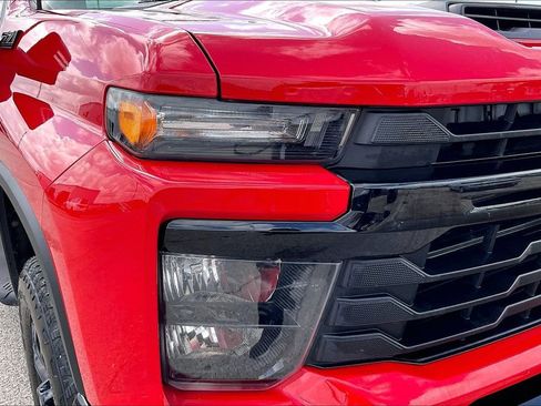 Used 2025 Chevrolet Silverado 2500 Custom w/ Custom Value Package image 33