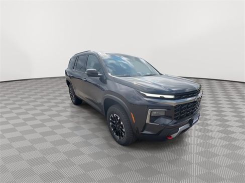 New 2025 Chevrolet Traverse Z71 w/ Driver Confidence Package image 2