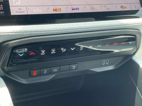 New 2026 Jeep Cherokee Laredo AWD/4WD image 35