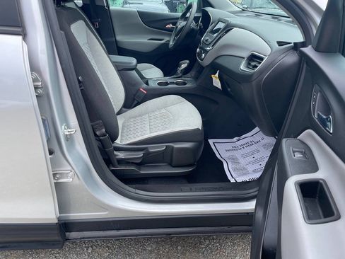 Used 2022 Chevrolet Equinox LS AWD/4WD image 12