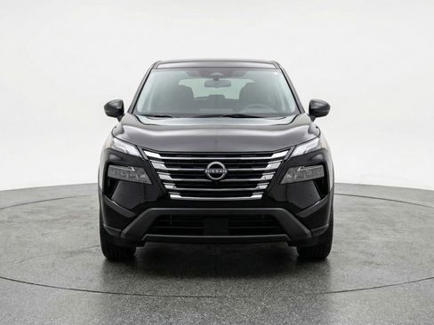 Used 2025 Nissan Rogue SV AWD/4WD image 2