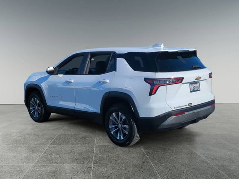 Used 2025 Chevrolet Equinox LT image 3