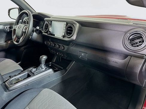 Used 2020 Toyota Tacoma TRD Sport w/ Technology Package AWD/4WD image 29