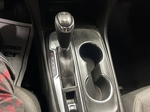 Used 2020 Chevrolet Equinox LT FWD image 11