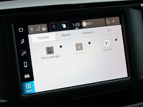 Used 2024 Chrysler Voyager LX image 17