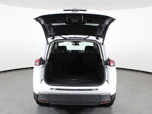 Certified 2024 Nissan Rogue SL FWD image 17