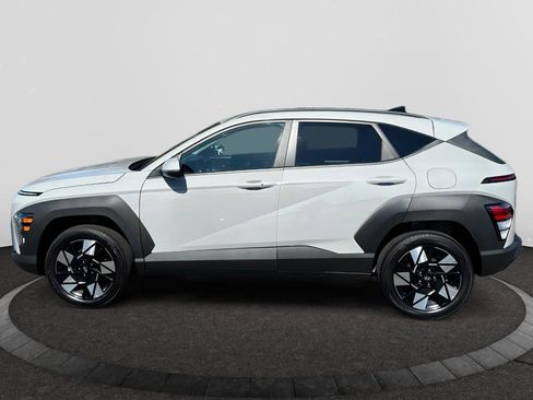 Used 2025 Hyundai Kona SEL image 2