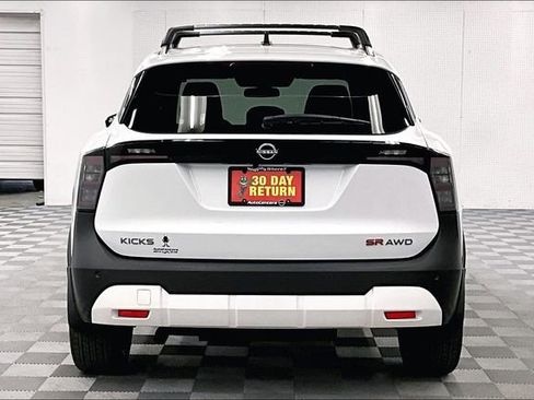 New 2026 Nissan Kicks SR w/ SR Premium Package image 5