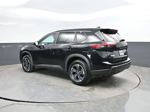 Used 2024 Nissan Rogue SV FWD image 7