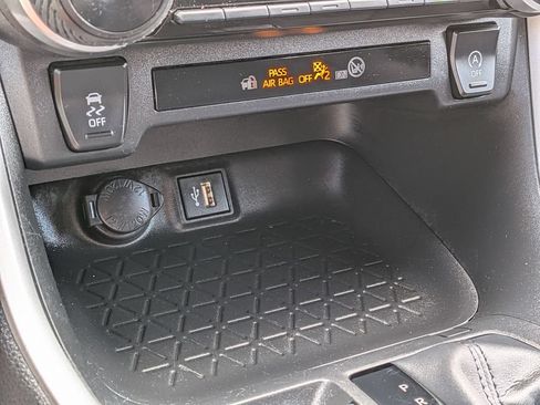 Used 2023 Toyota RAV4 LE AWD/4WD image 24