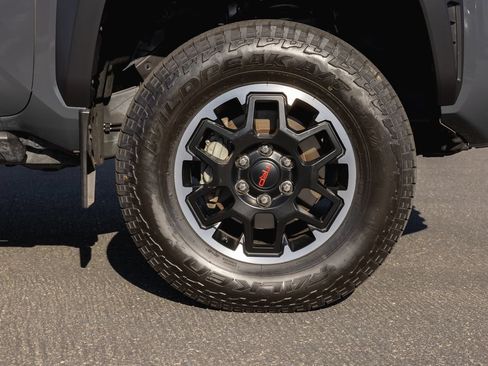 Certified 2024 Toyota Tacoma TRD Off-Road w/ TRD Off Road Premium Package AWD/4WD image 4