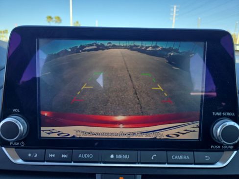 Used 2024 Nissan Altima 2.5 SV image 17