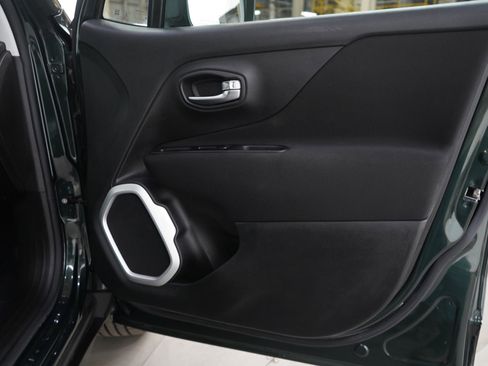 Used 2021 Jeep Renegade Sport image 9