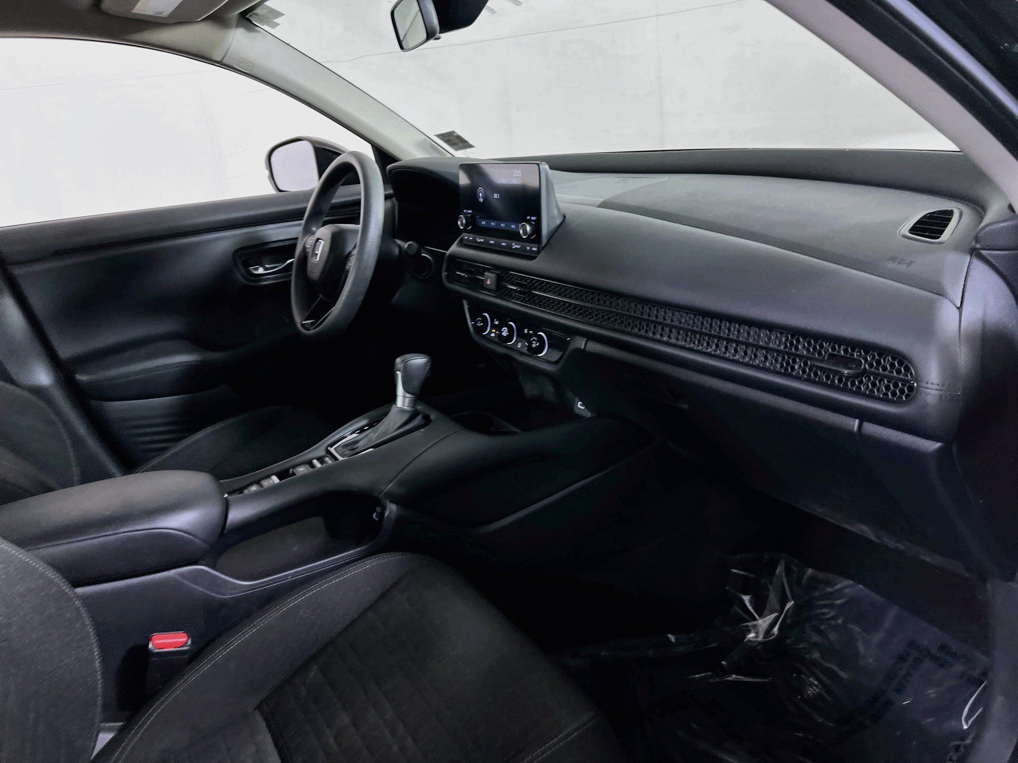 Used 2023 Honda HR-V LX image 26
