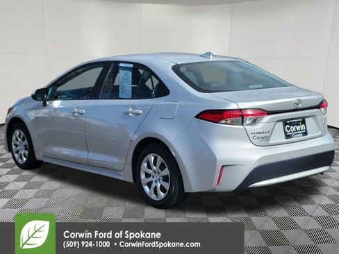 Used 2022 Toyota Corolla LE image 14