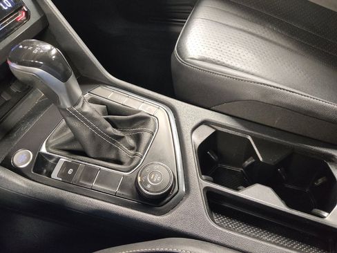 Used 2022 Volkswagen Tiguan SE R-Line image 26