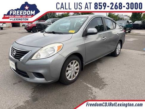 Used 2013 Nissan Versa SV FWD image 1