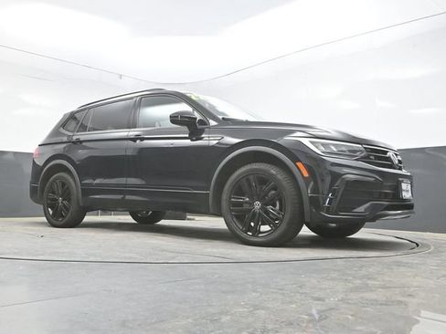 Used 2022 Volkswagen Tiguan SE R-Line AWD/4WD image 25