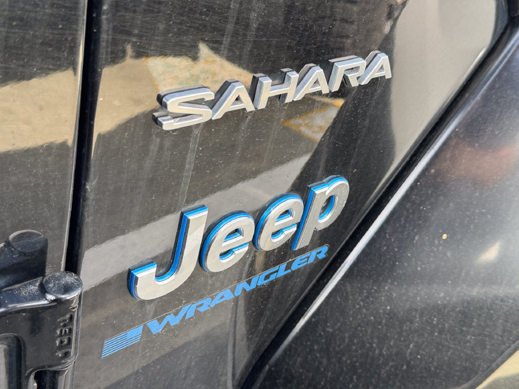 Used 2023 Jeep Wrangler Unlimited Sahara w/ Cold Weather Group AWD/4WD image 14