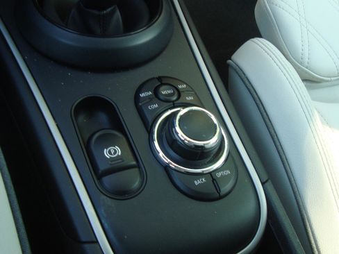 Used 2022 MINI Cooper Countryman S w/ Premium Package image 48