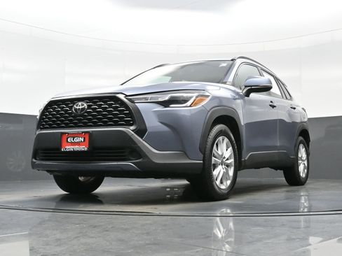 Used 2022 Toyota Corolla Cross LE w/ Moonroof Package image 28