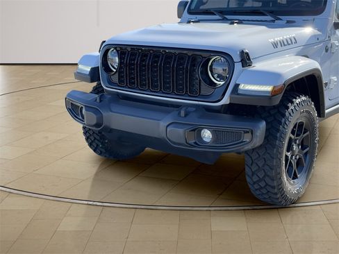 Used 2024 Jeep Gladiator Willys image 35