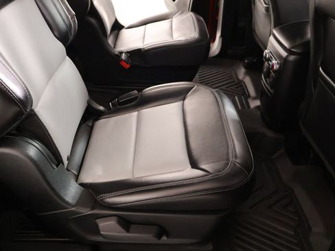 Used 2022 Ford Explorer XLT w/ Equipment Group 202A image 16