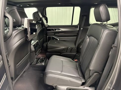 New 2026 Jeep Grand Wagoneer Limited AWD/4WD image 16