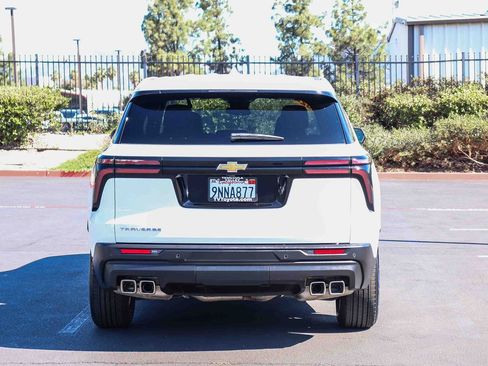 Used 2024 Chevrolet Traverse LS FWD image 6