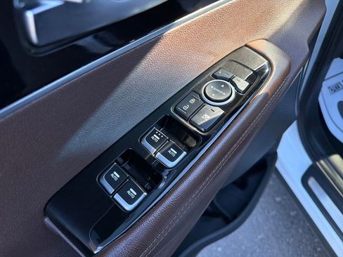 Used 2019 Kia Sorento SX image 13
