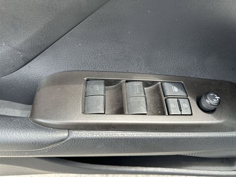 Used 2022 Toyota Camry SE FWD image 15